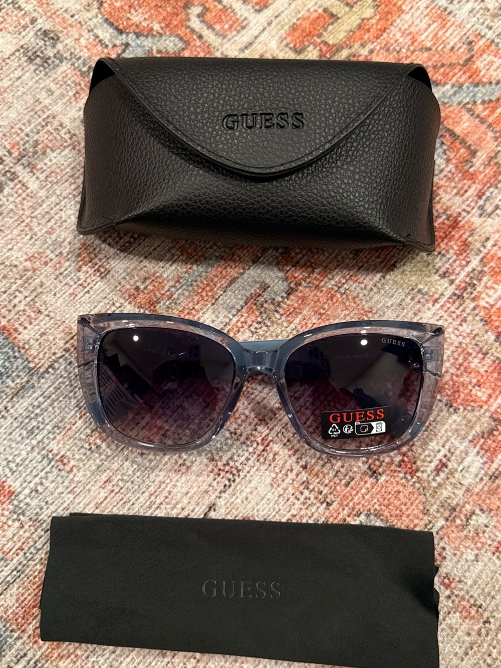 NEW Guess Cat Eye Sunglasses